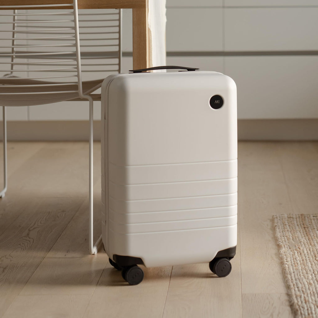 21 Inch Hardside Spinner Suitcase W307767